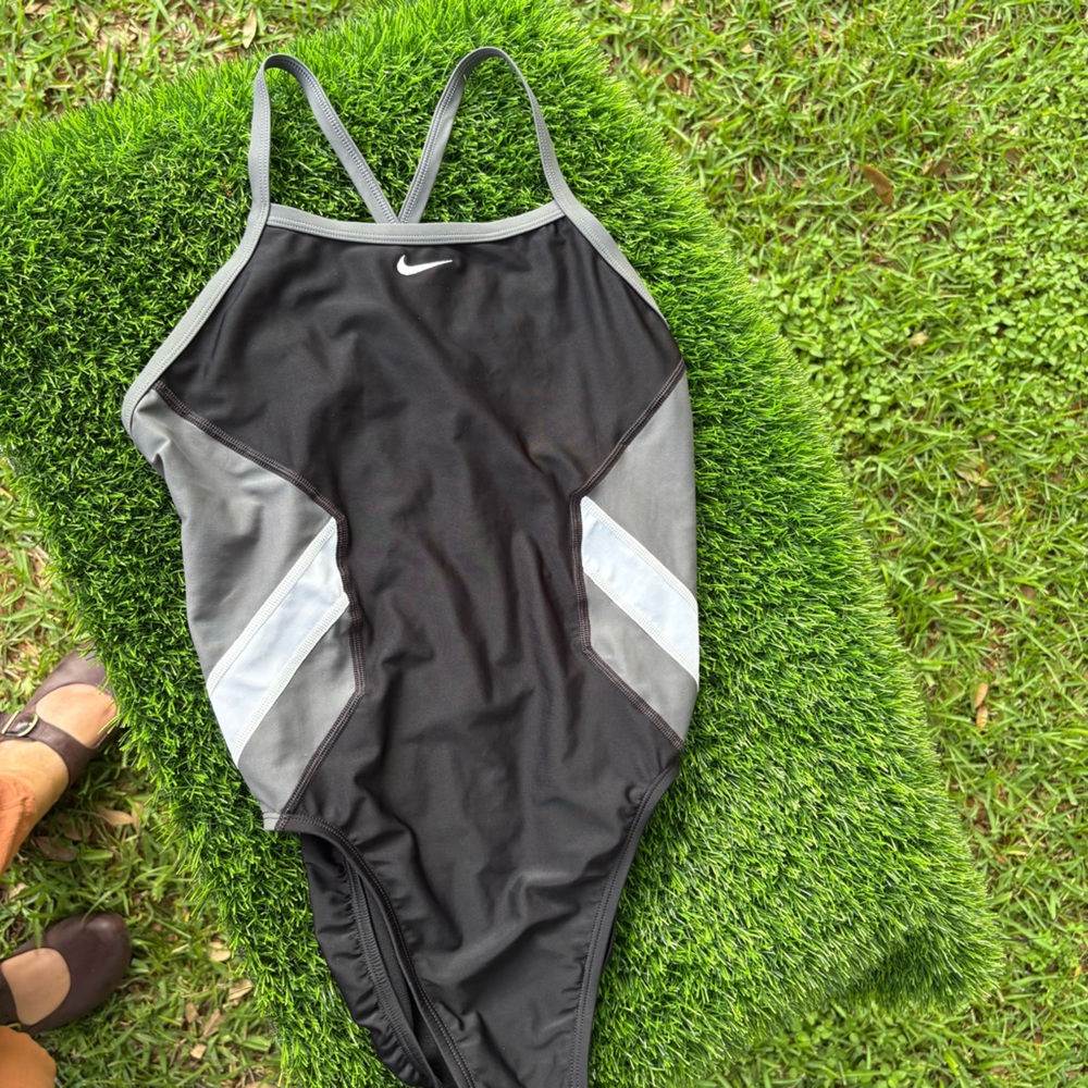 NIKE ONE PIECE BATHING SWIM SUIT 8